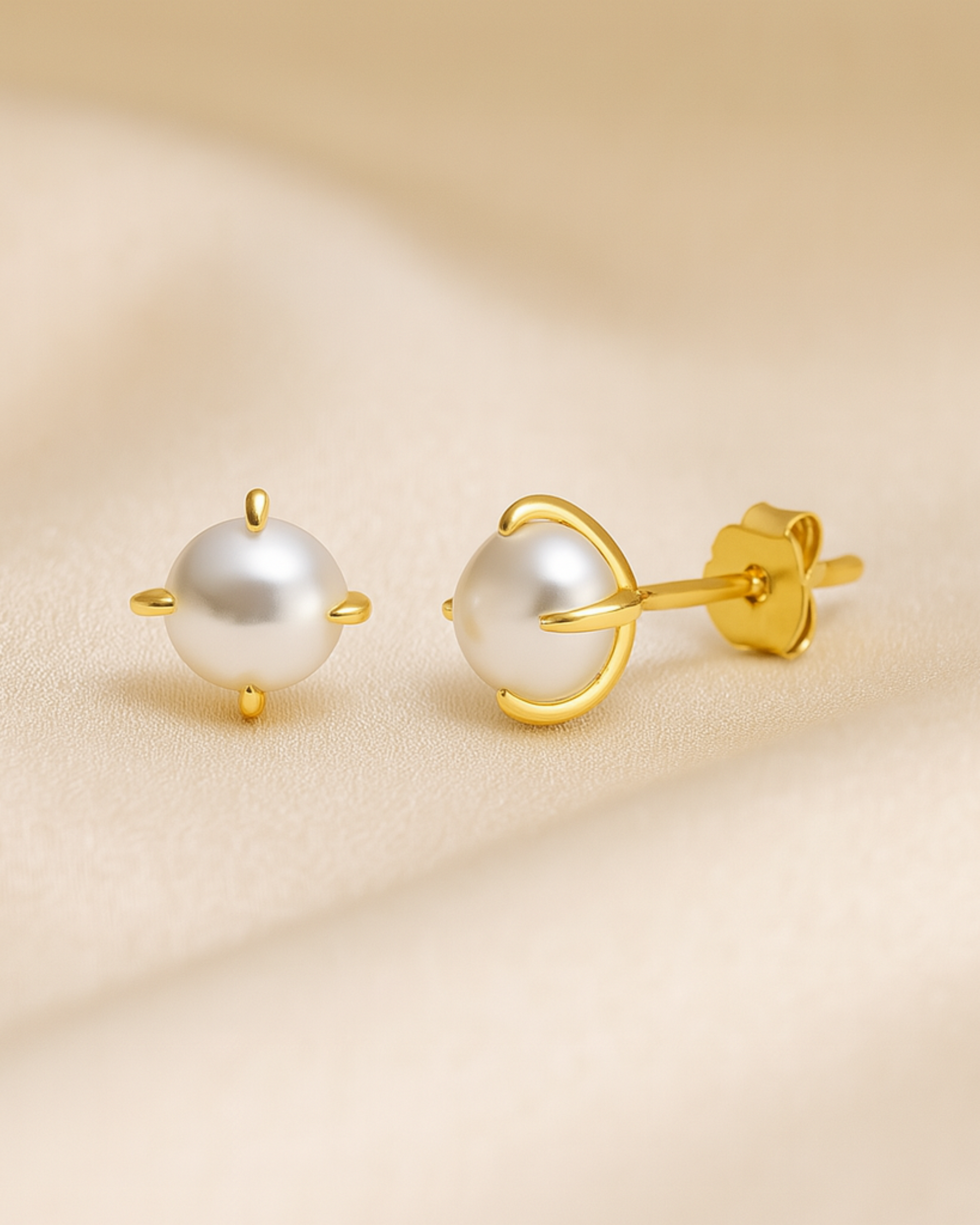 Perlen Stecker aus Sterling Silber, vergoldet - minimalistisches Design