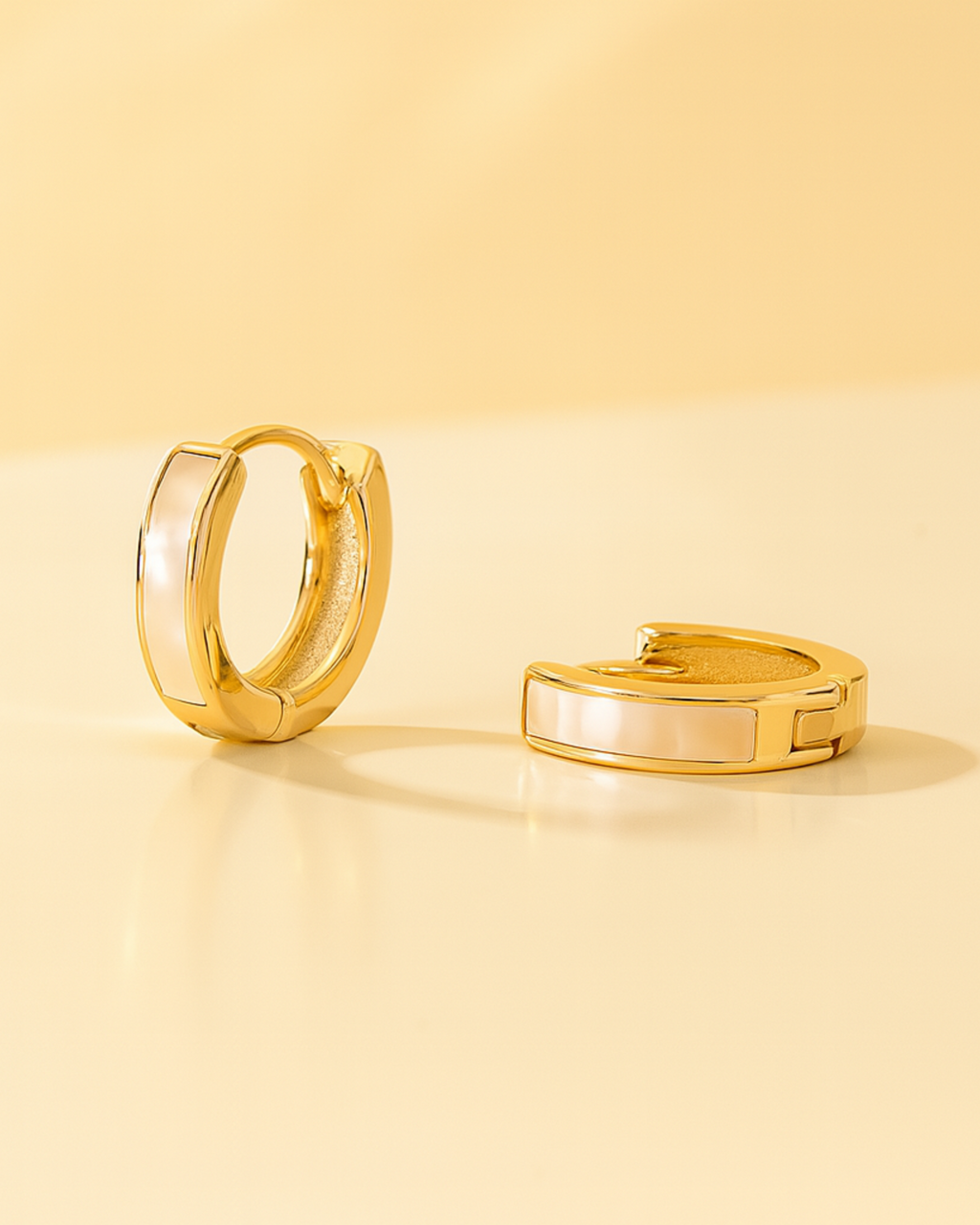 Creolen aus Sterling Silber mit Perlmutt 