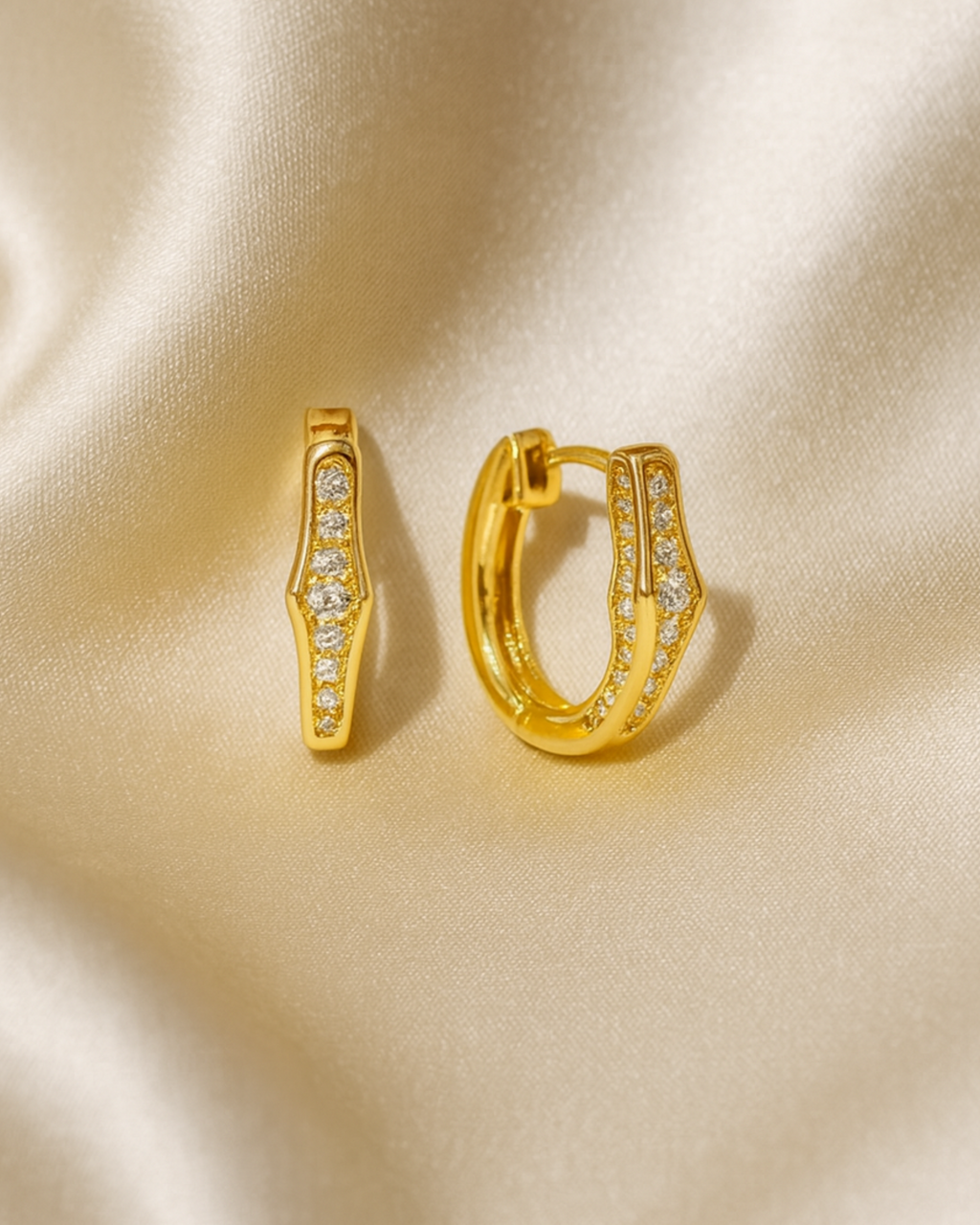 Sterling Silber Ohrringe mit Zirkonia Steinen, vergoldet von PERLI.